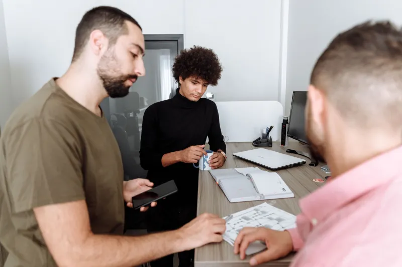 Crescere insieme senza restare indietro: come le PMI campane gestiscono l'adozione tecnologica a velocità diverse tra sedi e reparti