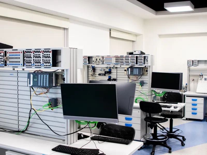 Adempimenti normativi e tecnologia: come le PMI campane trasformano la compliance in leva strategica